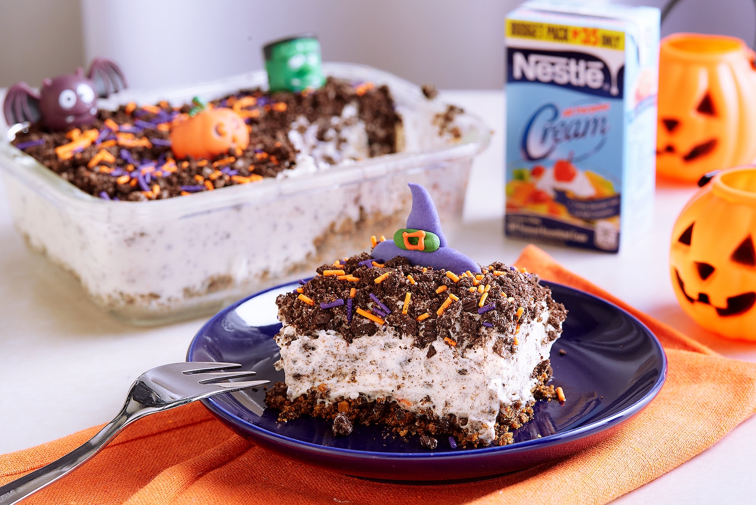 Halloween Cookies and Cream Ref Cake