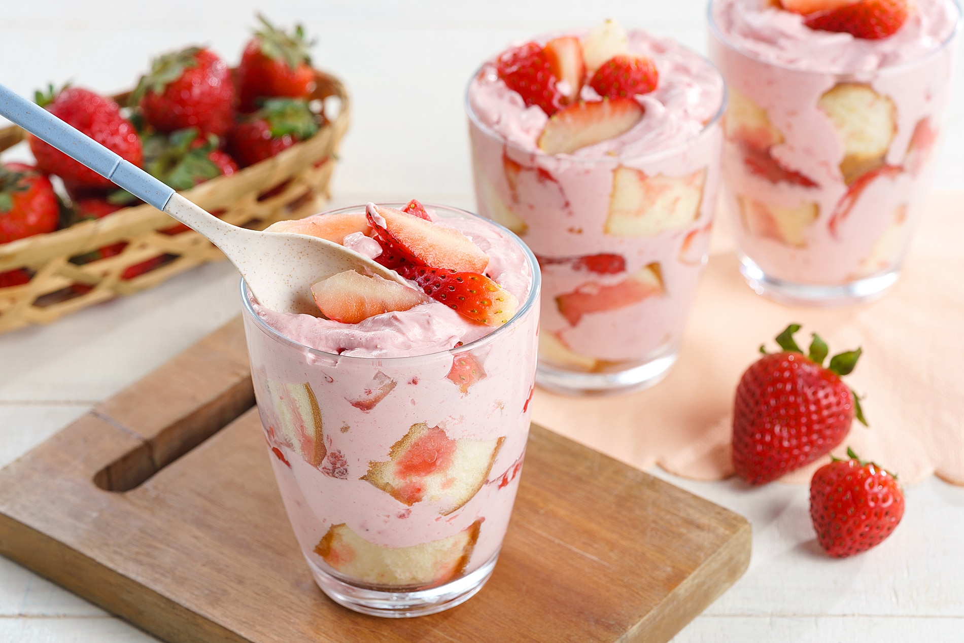 Strawberry Cheesecake Cups